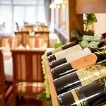 Wersal Hotel 3*