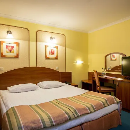 Wersal מלון זקופאנה