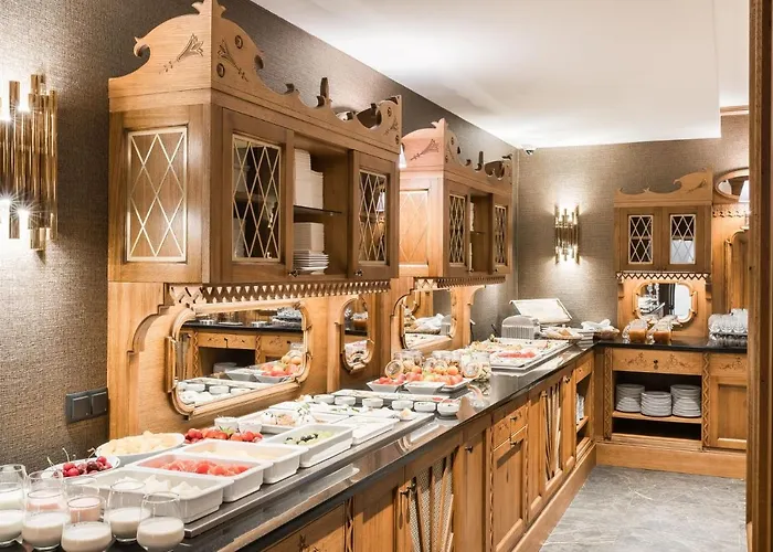 فيرساي زاكوباني