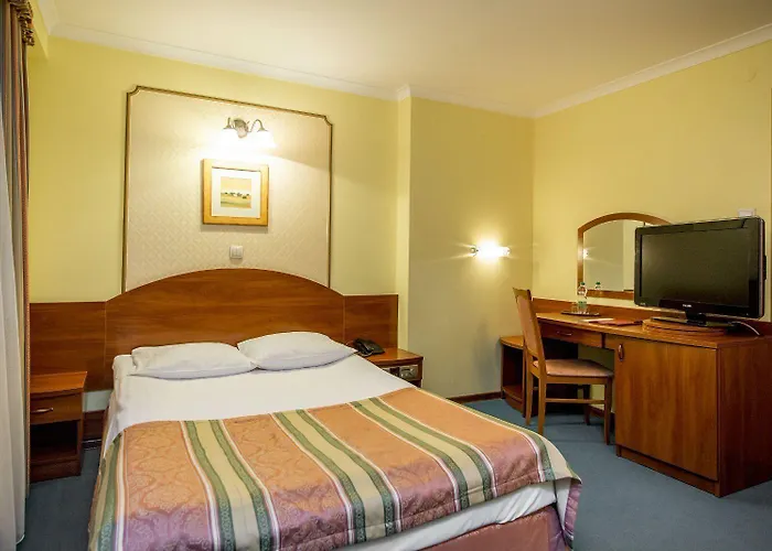 فيرساي زاكوباني